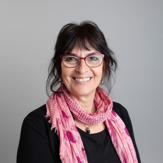 Claudia Djenderedjian